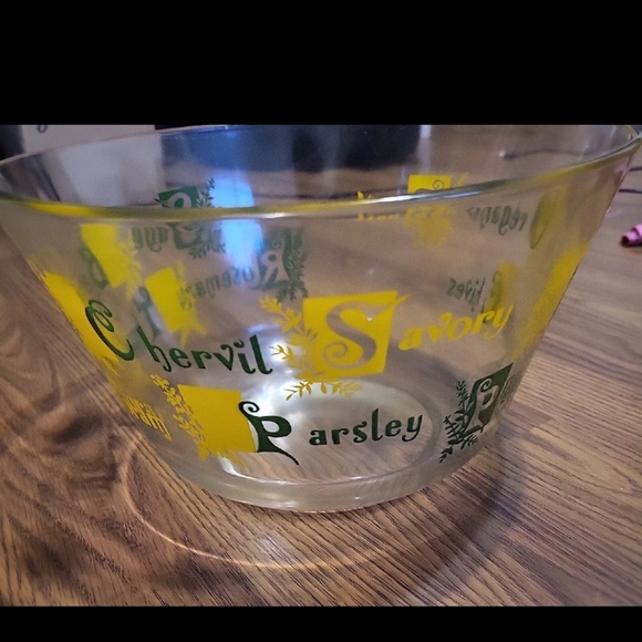 Yellow Herbs Printed In Green Large SERVING Bowl Glass Salad Bowl  Kitchen Bowl - Picture 4 of 8